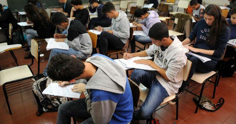 Rio Grande do Sul 3,2% dos alunos do ensino médio da rede estadual de ensino abandonaram a escola em 2022