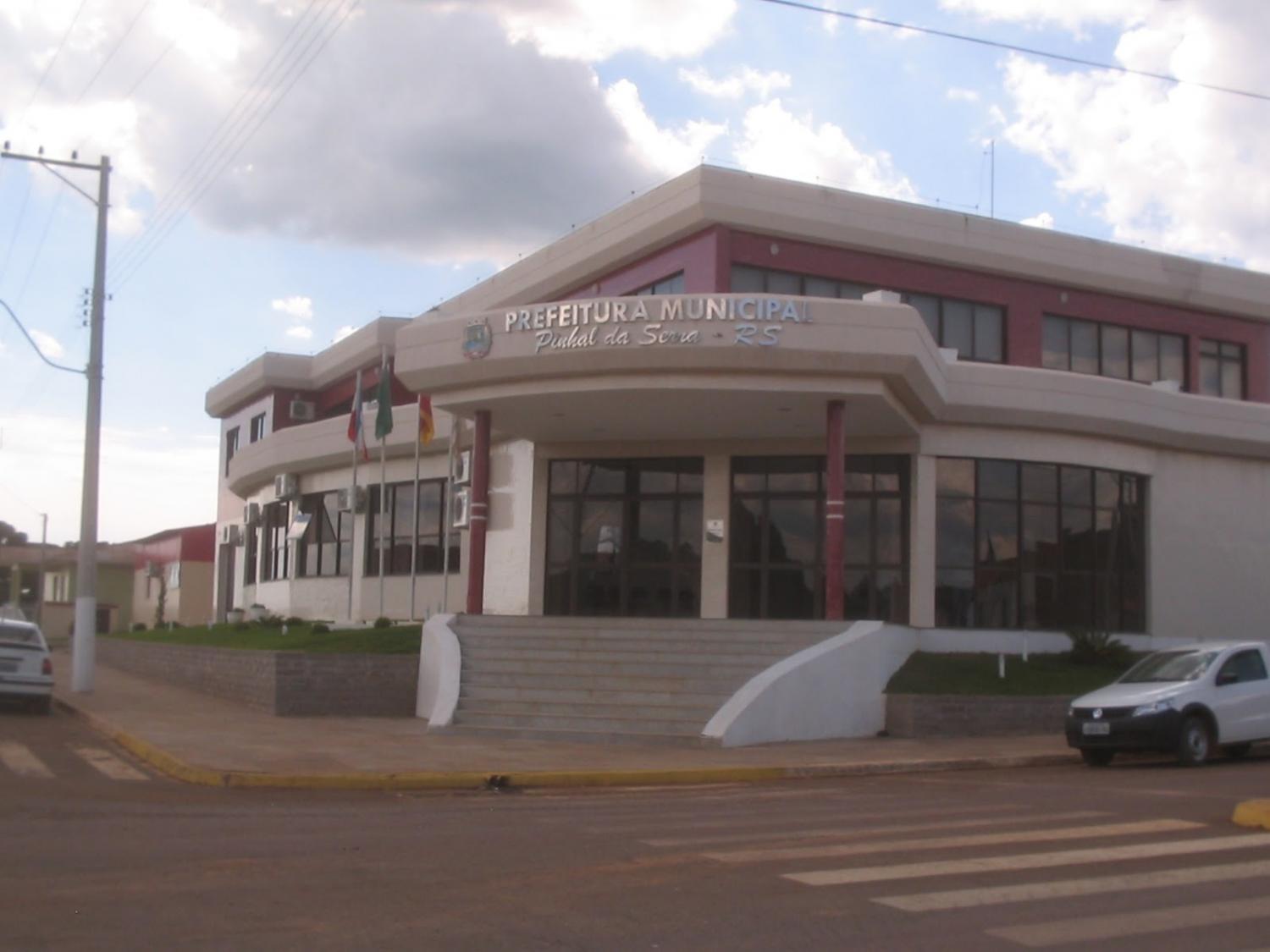 Prefeitura de Pinhal da Serra abre concurso público para o preenchimento de 11 vagas