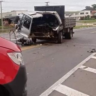 ACIDENTE COM DOIS CAMINHÕES EM GARIBALDI