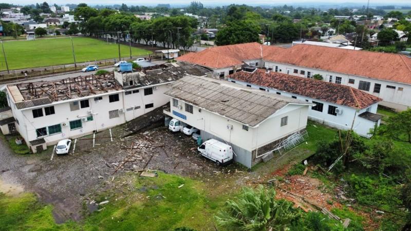 Estado repassará recursos para recuperar Hospital de São Vicente do Sul, danificado pelo temporal
