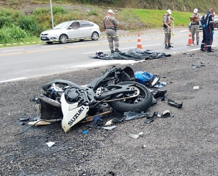 Motociclista morre em colisão na RSC-453, em Farroupilha