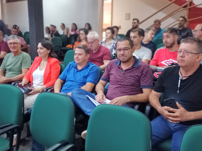 Equipe de Machadinho participa de capacitação sobre condutas vedadas