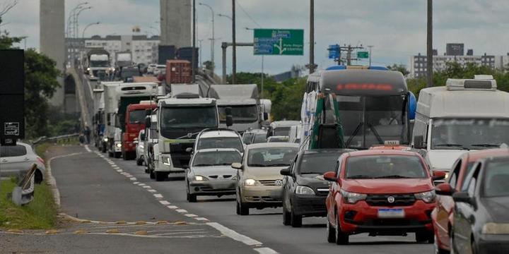 Estado recolhe 60% da receita projetada com IPVA 2024 de forma antecipada