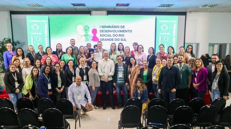 No encerramento do 1º Seminário de Desenvolvimento Social, carta aberta em apoio à PEC 383 é divulgada