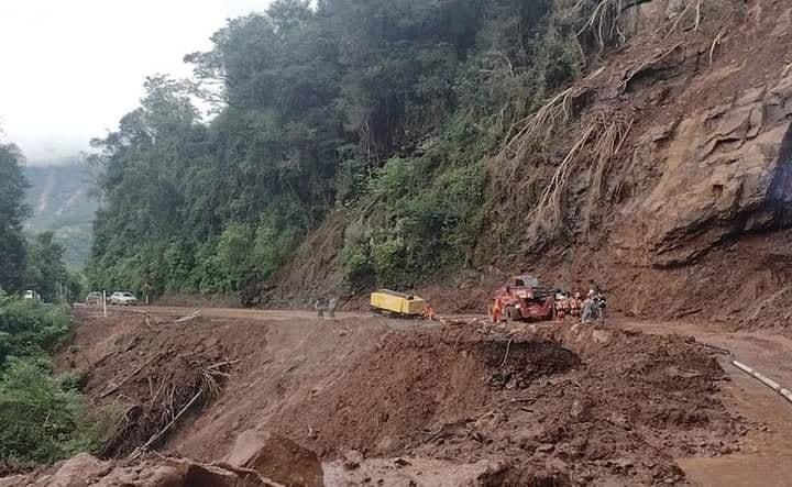 DNIT ATUA DIA E NOITE PARA RECUPERAR A BR 470, RODOVIA MAIS AFETADA PELAS CHUVAS