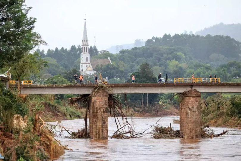Mais de 617 mil pessoas ainda estão fora de casa no Rio Grande do Sul; 172 mortes foram confirmadas