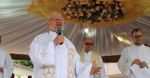 Padre Ilírio: corpo de sacerdote foi velado durante a madrugada em Ibiaçá.