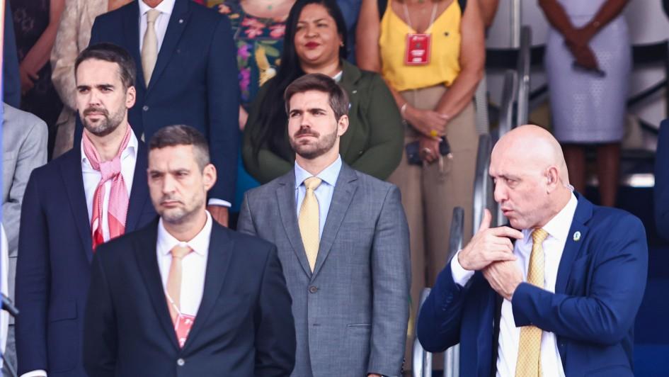 Governador Eduardo Leite acompanha homenagem ao RS no desfile de 7 de Setembro em Brasília