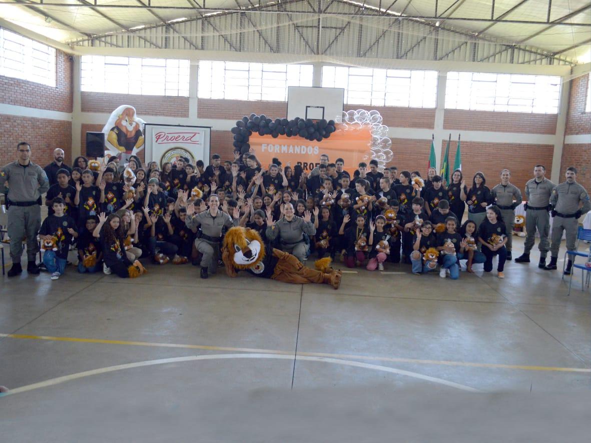 BM realiza linda formatura do PROERD em Muitos Capões