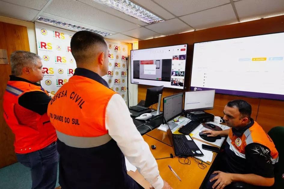 Defesa Civil gaúcha realiza teste de nova ferramenta de alerta contra desastres naturais
