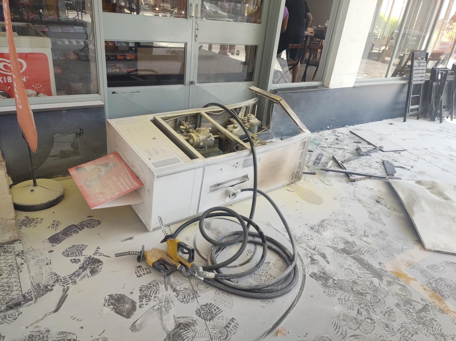 Carro arranca bomba de combustível em posto de Bento Gonçalves