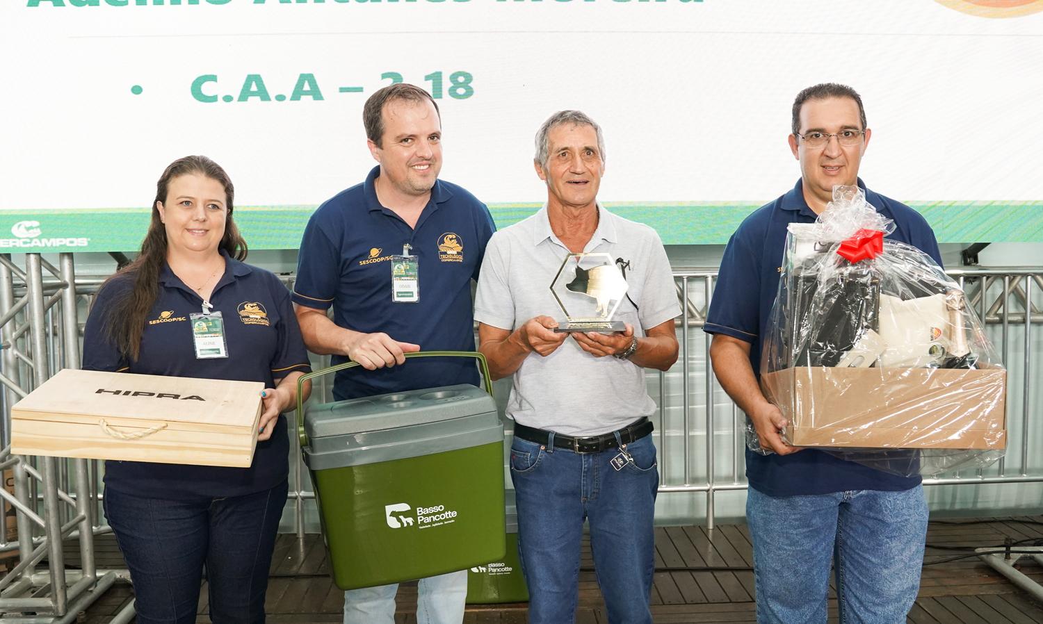Copercampos premia suinocultores destaques de 2024