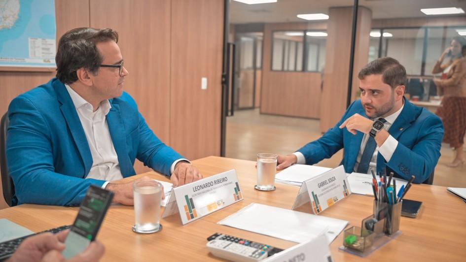 Em Brasília, Gabriel Souza propõe separar trecho turístico da malha ferroviária concedida à empresa Rumo Logística