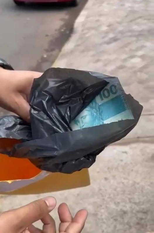 Jovem é presa ao receber notas falsas pelos Correios em Marau