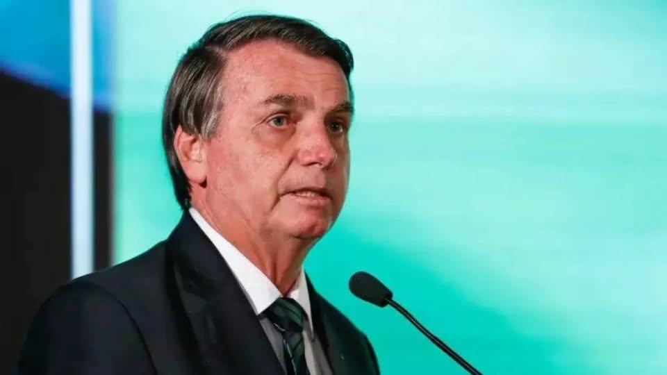 O Tribunal Superior Eleitoral recebeu dinheiro para mudar as eleições de 2022”, diz Bolsonaro