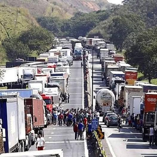 REUNIÃO PODE DECIDIR GREVE ENTRE CAMINHONEIROS DIA 08/02