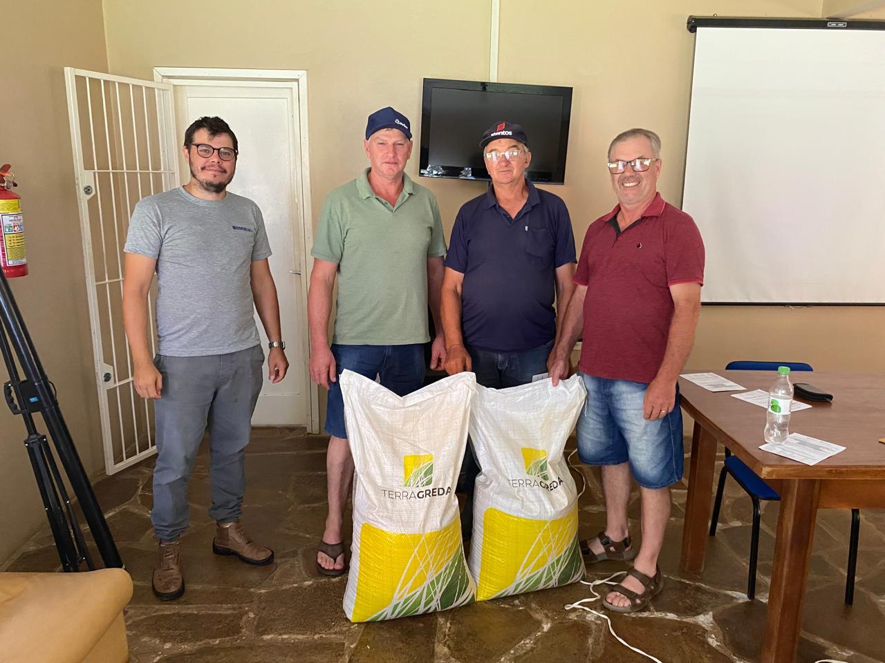Entrega técnica qualifica Programa de Forrageiras em Júlio de Castilhos