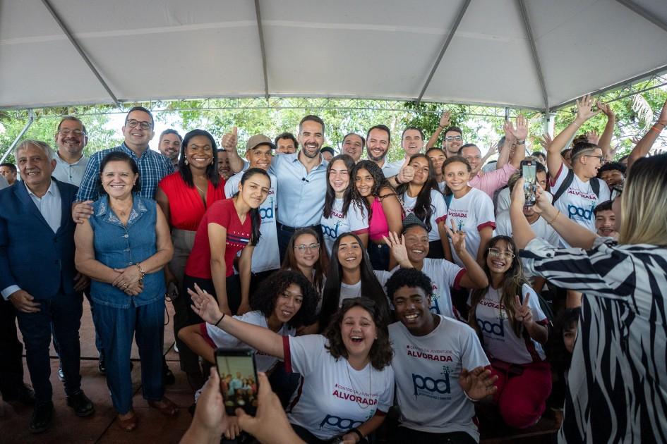 Governador inaugura novo prédio do Centro da Juventude em Alvorada