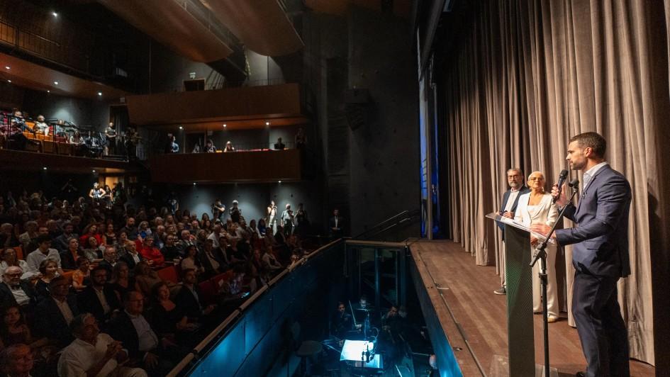 Leite participa da inauguração do Teatro Simões Lopes Neto em noite com apresentação da ópera Turandot