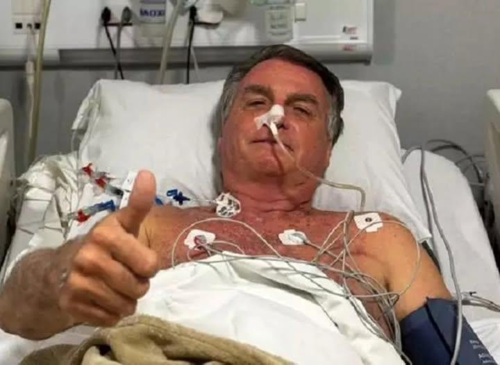 Cirurgia para remover obstrução e reconstruir parede do intestino de Bolsonaro dura 12 horas