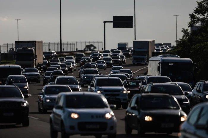Freeway, RS-040, BR-101 e mais: o que esperar do trânsito nas rodovias com maior movimento no feriadão de Páscoa