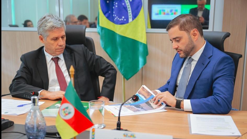 Gabriel Souza formaliza para o governo federal pedidos estratégicos por infraestrutura e apoio a agricultores