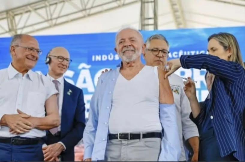 Lula e Alckmin foram vacinados contra a gripe