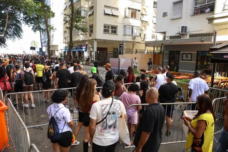 Polícia diz ter impedido ataque com explosivos no show de Lady Gaga