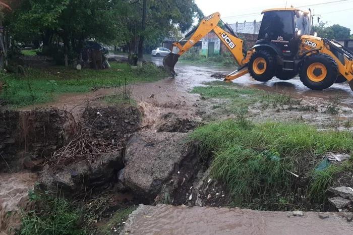 Temporais intensos e microexplosões: grande volume de chuva pode provocar estragos nesta sexta-feira