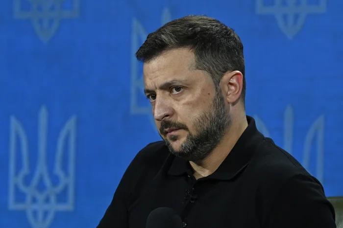 Zelensky aceita proposta de diálogo da Rússia, mas pede cessar-fogo imediato
