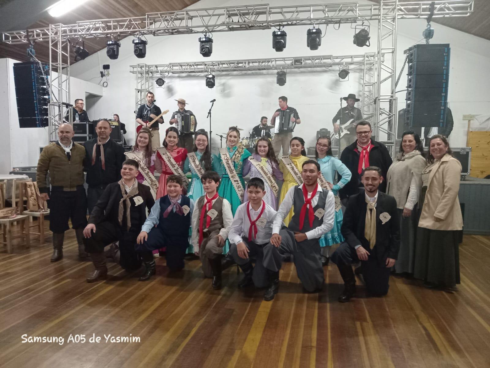 Confira os resultados da ciranda cultural de prendas e o entrevero cultural de peões da 8ª RT