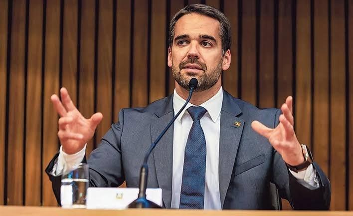 DEPUTADO PROTOCOLA PEDIDO DE CASSAÇÃO DO GOVERNADOR EDUARDO LEITE