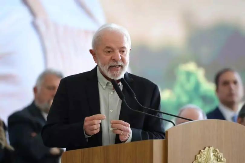 Lula diz que país justo “começa pela tributação”