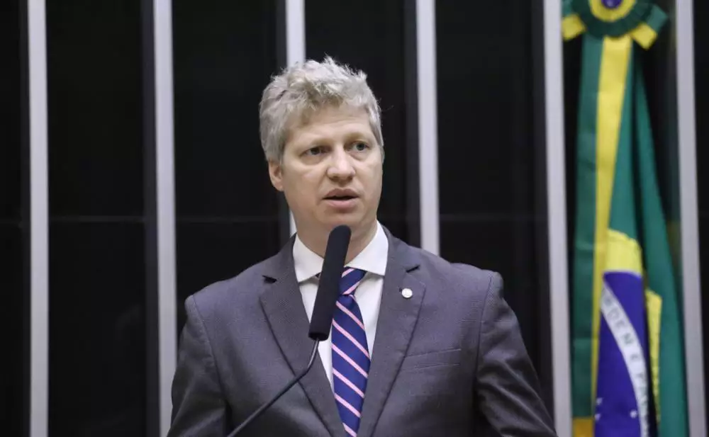 Bancada gaúcha se divide e aprova com maioria PEC da Blindagem