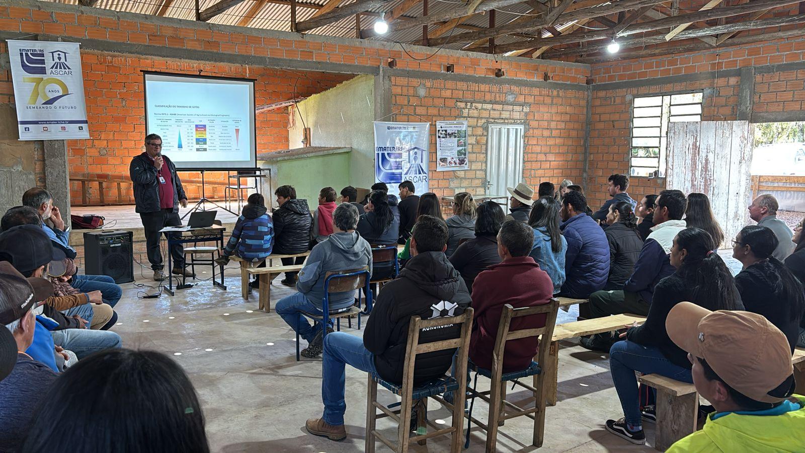 Dia de campo em assentamento trabalha as Boas Práticas de Aplicação na amoreira-preta em Vacaria