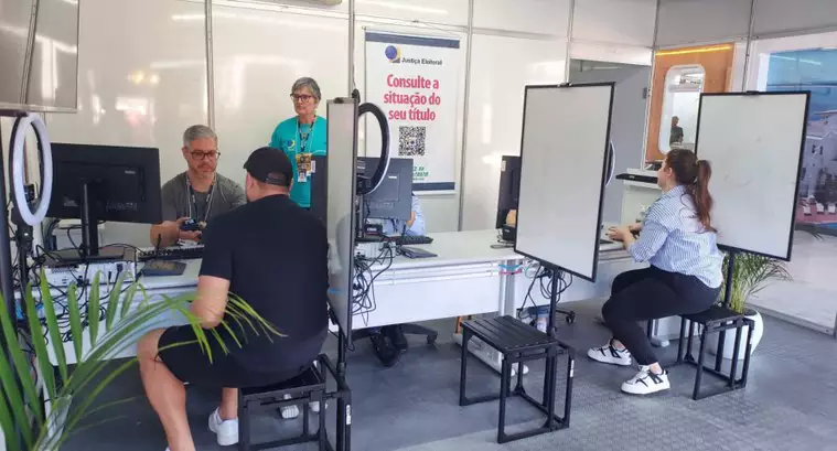 Eleitores gaúchos podem realizar o cadastro biométrico e outros serviços na Expointer