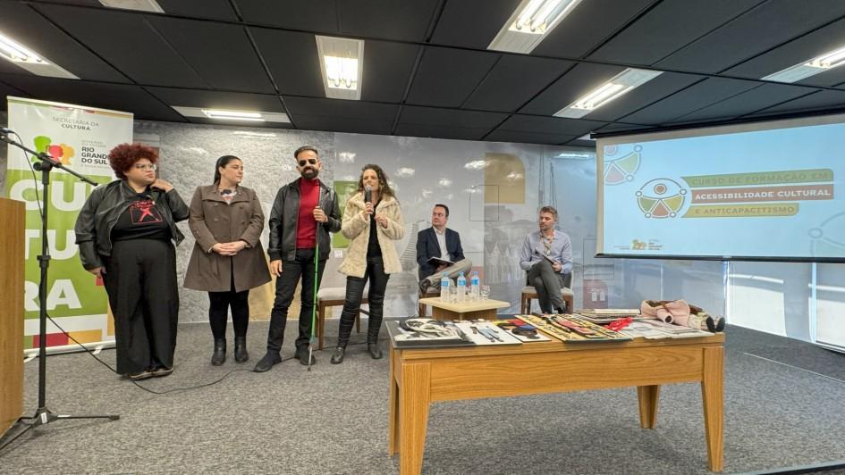 Iniciativa busca sensibilizar servidores da pasta sobre implementação das políticas de universalização do acesso à cultura