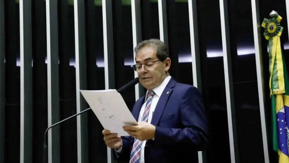 Relator da anistia descarta perdão amplo e quer votação na próxima semana
