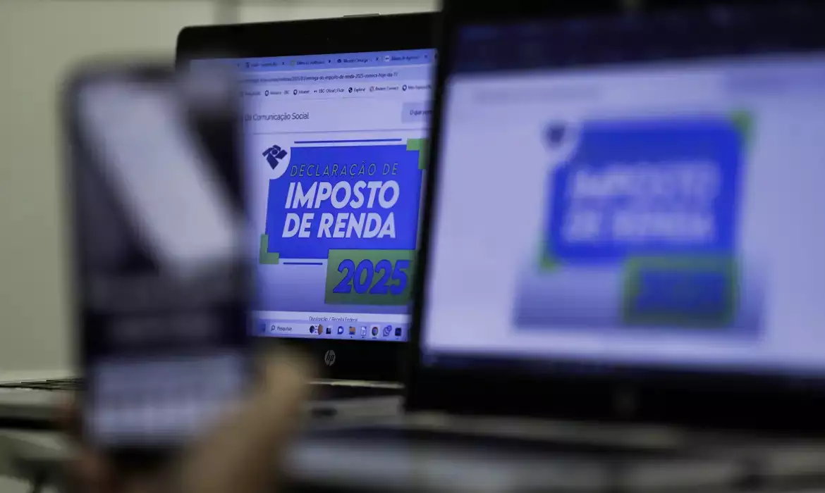 Trabalhadores que recebem salários acima de R$ 6 mil pagam mais Imposto de Renda do que milionários