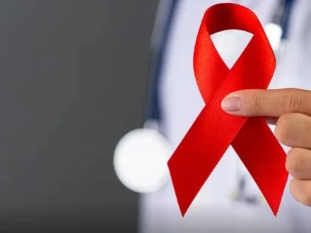 Dezembro vermelho: os perigos da epidemia silenciosa de HIV no RS