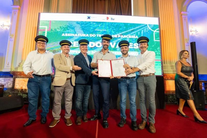 Governador Eduardo Leite assina termo para recuperação e retomada do Trem dos Vales