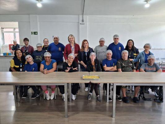 Parceria entre Emater/RS-Ascar e Apae transforma horta em aprendizado culinário sustentável