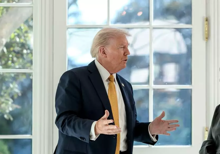 Trump afirma que a presidente interina da Venezuela “pagará um preço muito alto” se não cooperar com os EUA