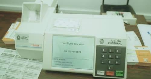 43% DOS BRASILEIROS NÃO CONFIAM NAS URNAS ELETRÔNICAS!  PESQUISA GENIAL/QUAEST MOSTRA PAÍS DIVIDIDO