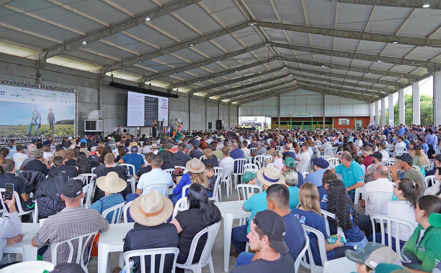 Grande público e palestra de Richard Rasmussen marcam o terceiro dia do Show Tecnológico Copercampos