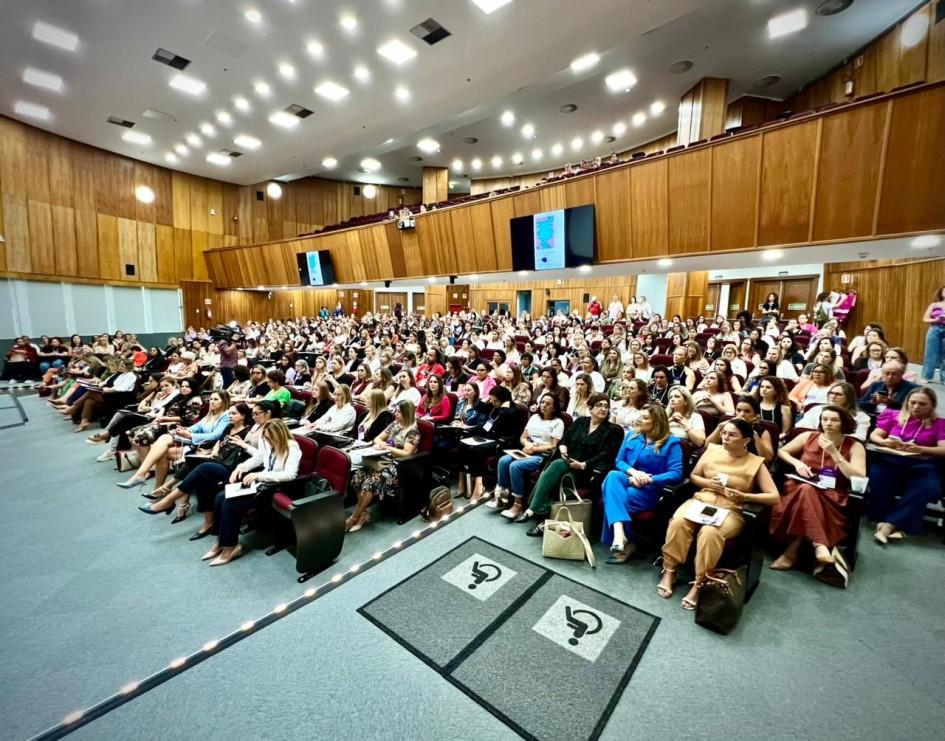 Encontro Estadual de Mulheres reúne municípios para fortalecer rede de proteção e qualificar identificação precoce de violência