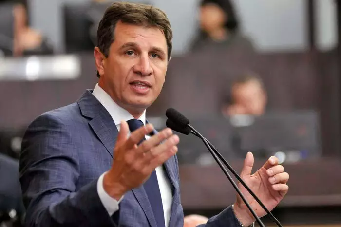 Ernani Polo chega ao PSD com grande competência para assumir como pré-canErnani Polo e Frederico Antunes deixam PP e reforçam projeto de Eduardo Leite