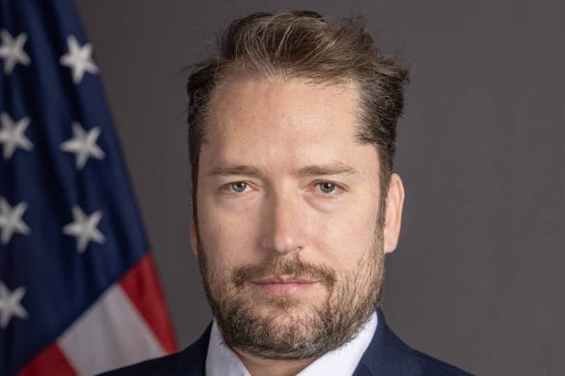 Lula revoga visto de assessor de Trump que pediu para visitar Bolsonaro na prisão