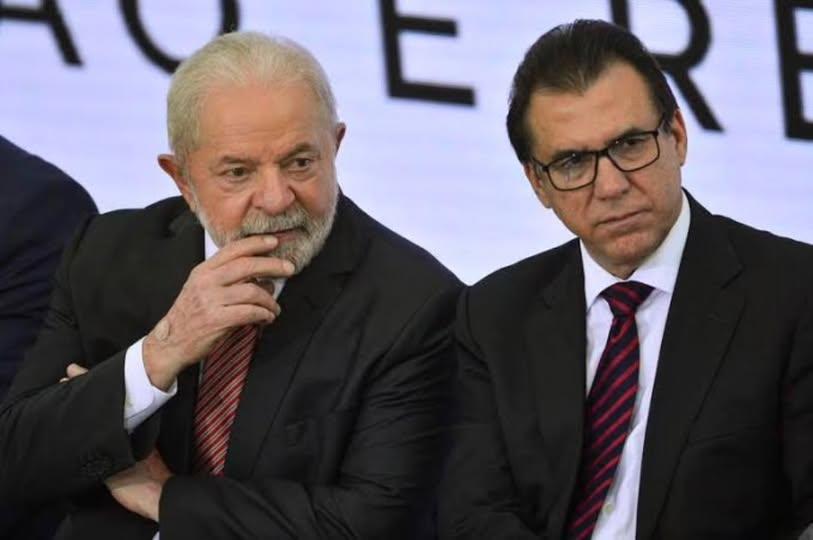 Ministro do Governo Lula defende jornada de 40 horas semanais e escala 5x2 no Brasil