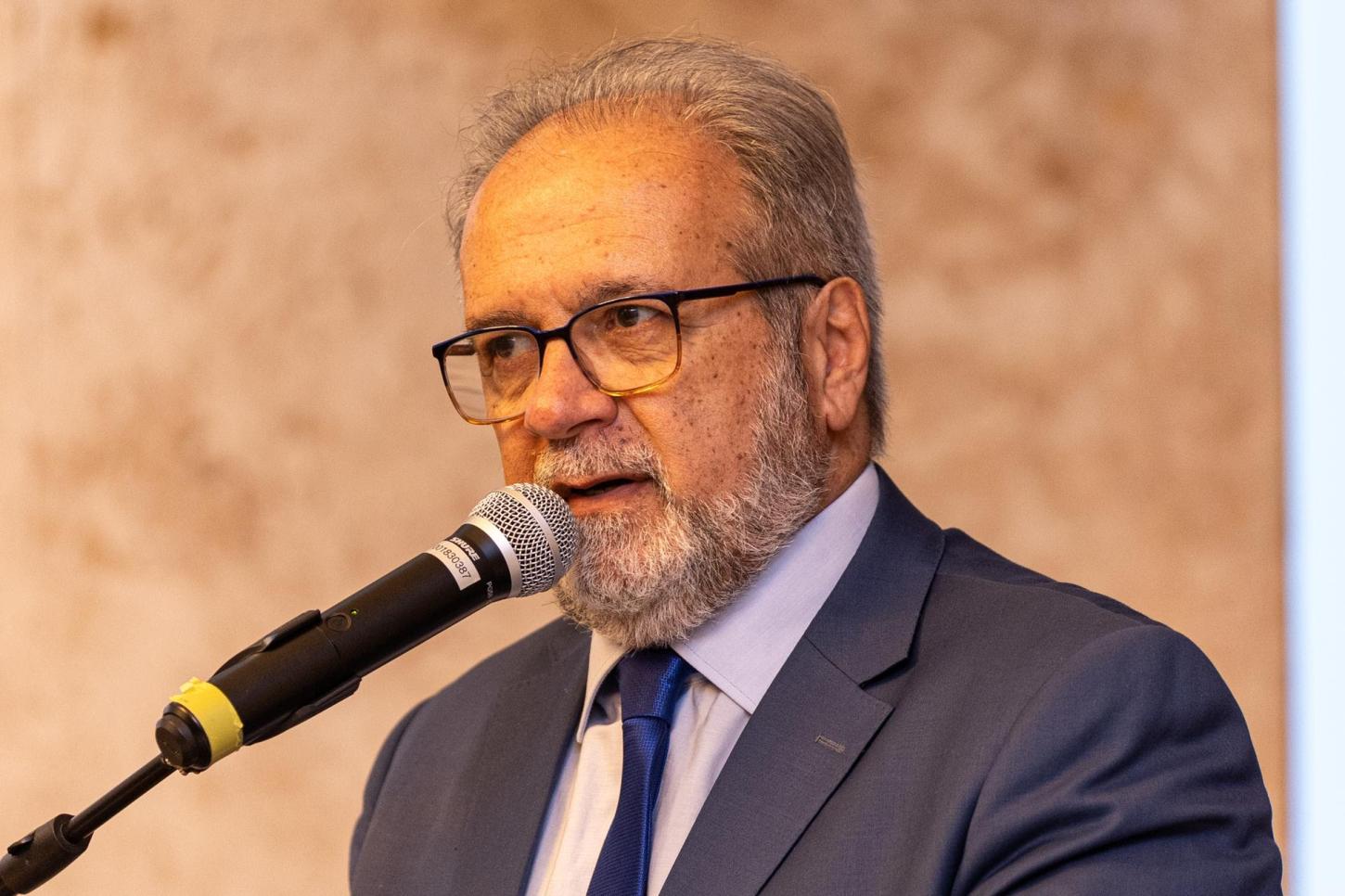 Deputado Victorino quer promover a volta para casa das pessoas em situação de rua 